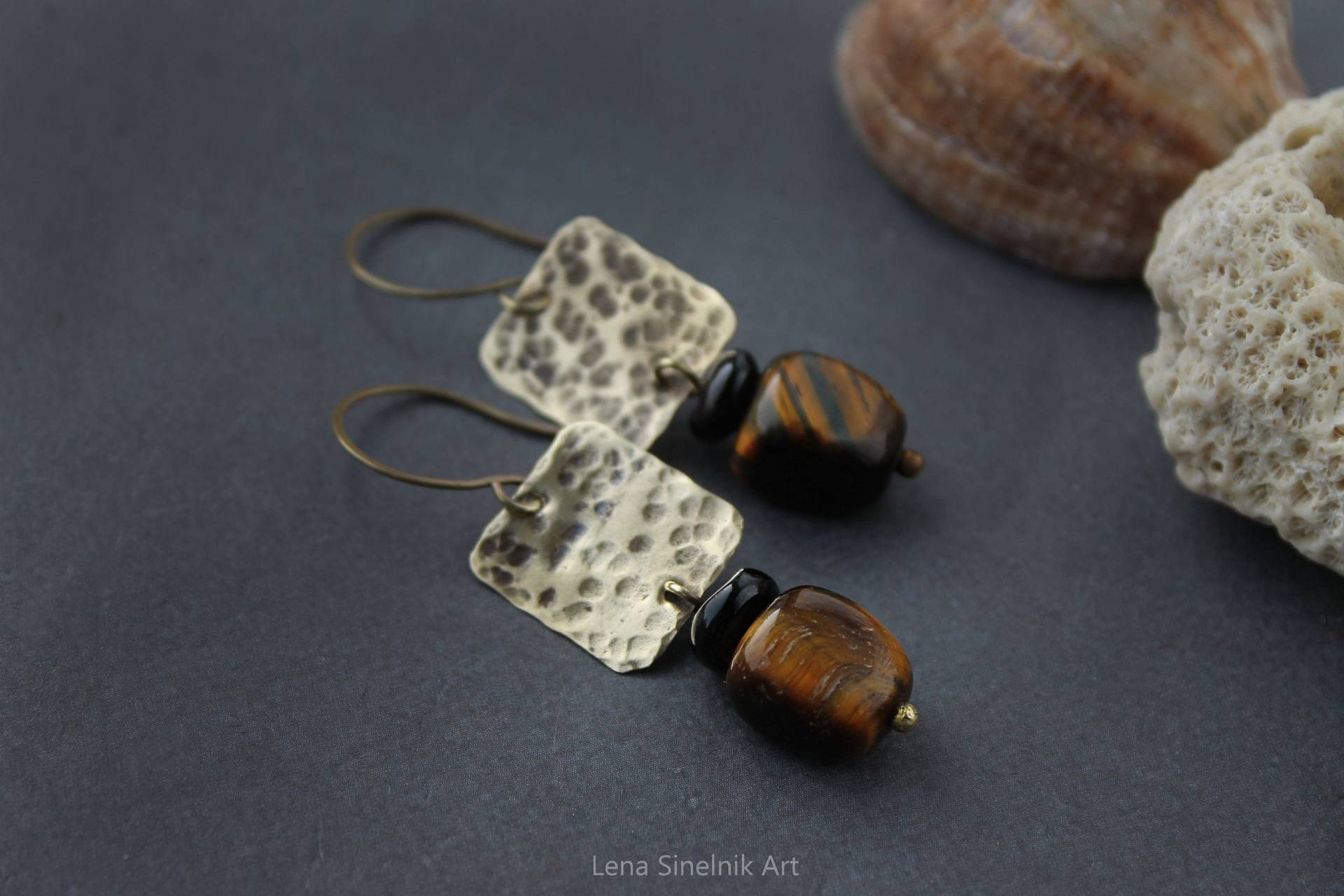 Edelstein Ohrringe Messing Metallarbeiten Lange Baumeln Rustikale Gehämmert Schmuck Weihnachtsgeschenk von LenaSinelnikArt