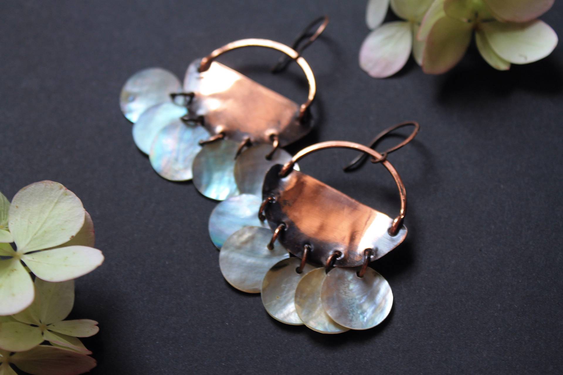 Perlmutter Ohrringe Draht Gewickelt Helle Sommer Handwerker Schmuck Antiqued Copper 7 von LenaSinelnikArt