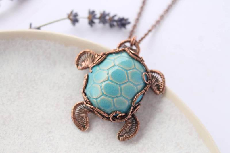 Schildkröte Wirewrapped Halskette Keramik Anhänger Draht Gewickelt Schmuck Kupfer Tier Wire Wrap Handwerker Kupferschmuck von LenaSinelnikArt