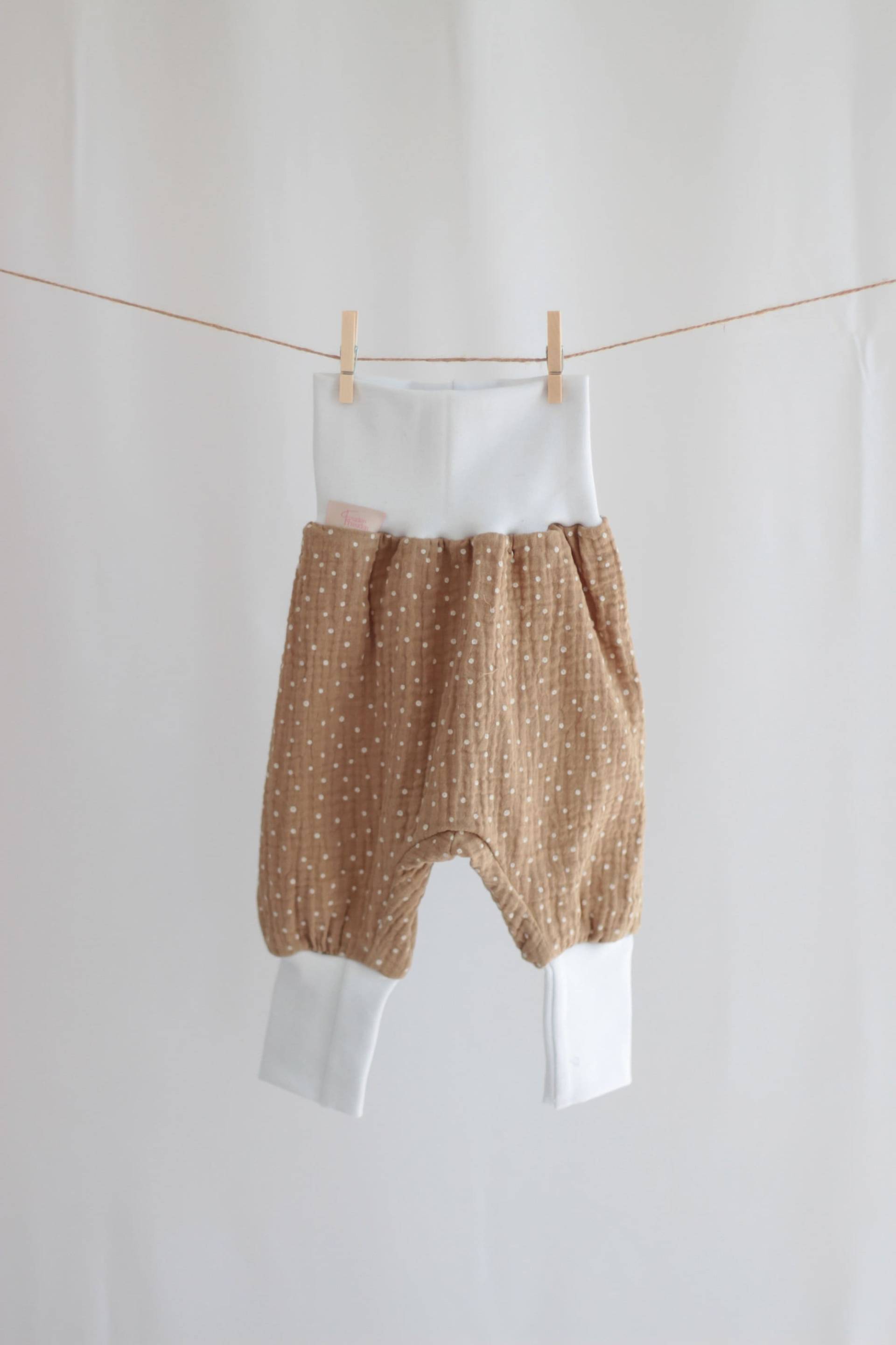 Musselin Pumphose Baby Größe 62/68 Musselin Pumphose Baby Größe 62/68 von LenasFadenFreuden