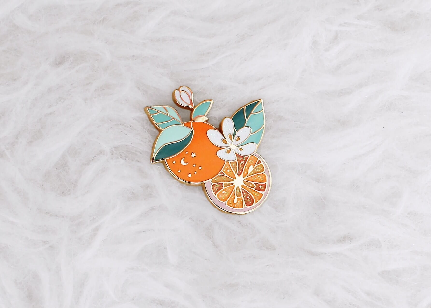 Orangenblütennadel Mit Pailletten - Zitrusbrosche Blumenaccessoire Und Geschenk Orangenblütennadel Mit Pailletten - Zitrusbrosche Blumenaccessoire Und Geschenk von LencrerieMarine