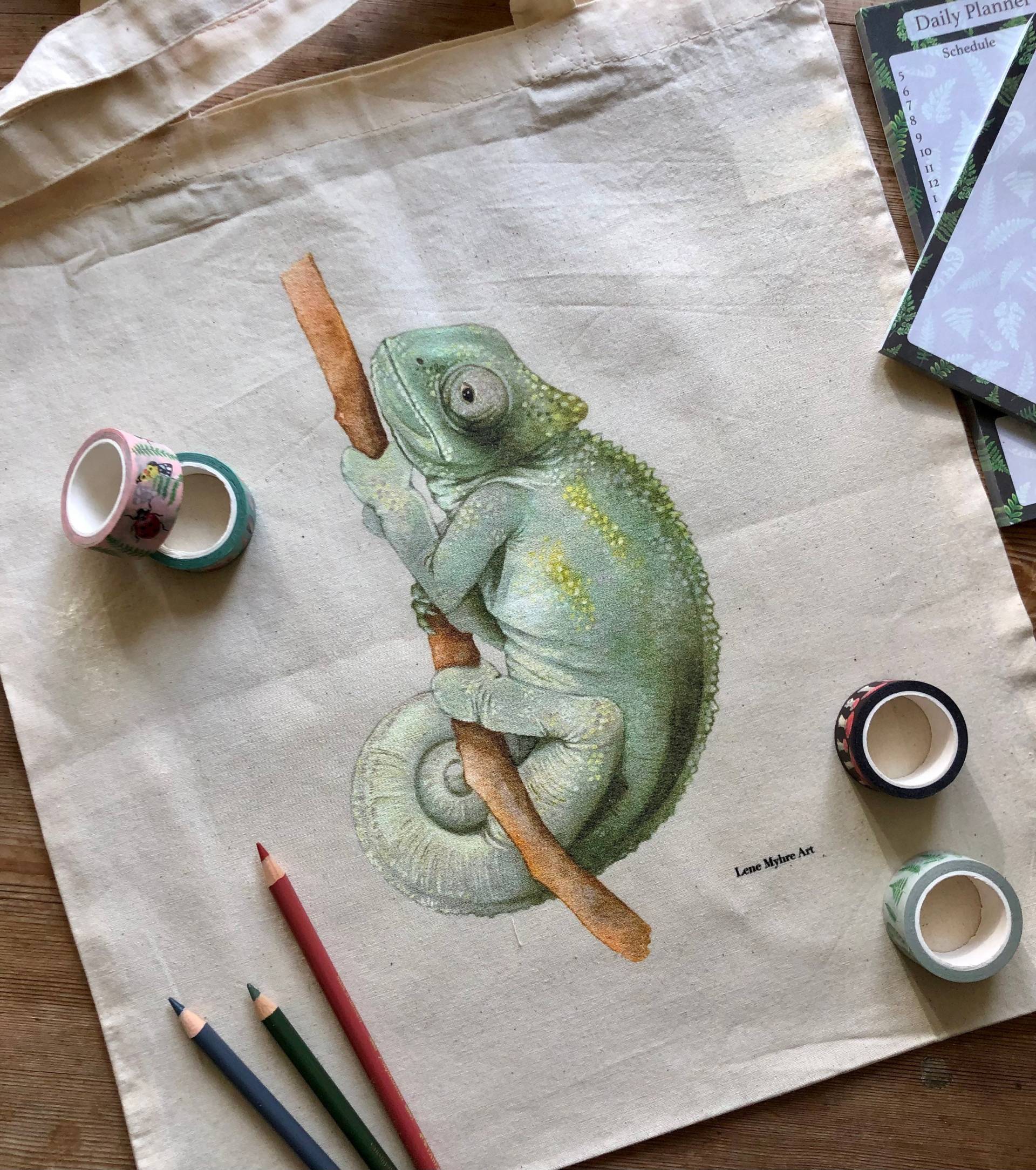 Chamäleon Tasche, Tierbeutel, Tier Illustration, Bedruckte Aquarell Kunstdruck von LeneMyhreArt