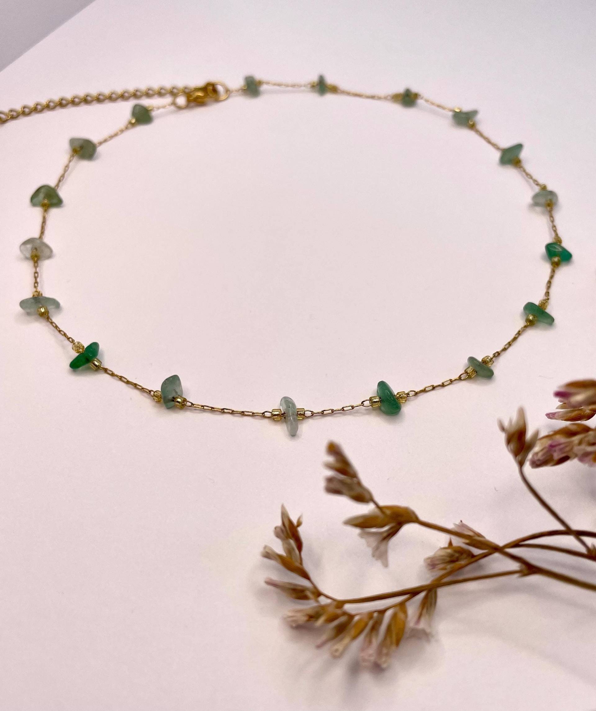 Kette Aus Grünem Aventurin Und Vergoldetem Edelstahl Kette Aus Grünem Aventurin Und Vergoldetem Edelstahl von LeniellaJewellery