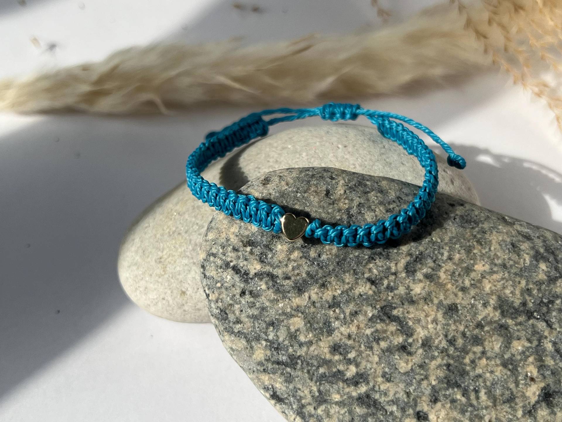 Freundschaftsband Mit Herz, Makrammee Armband von Schnickschnackelei