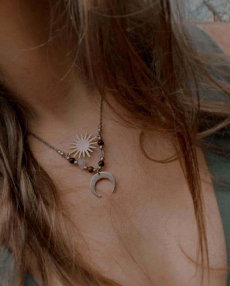Halskettesonnemond von LenisartDesign
