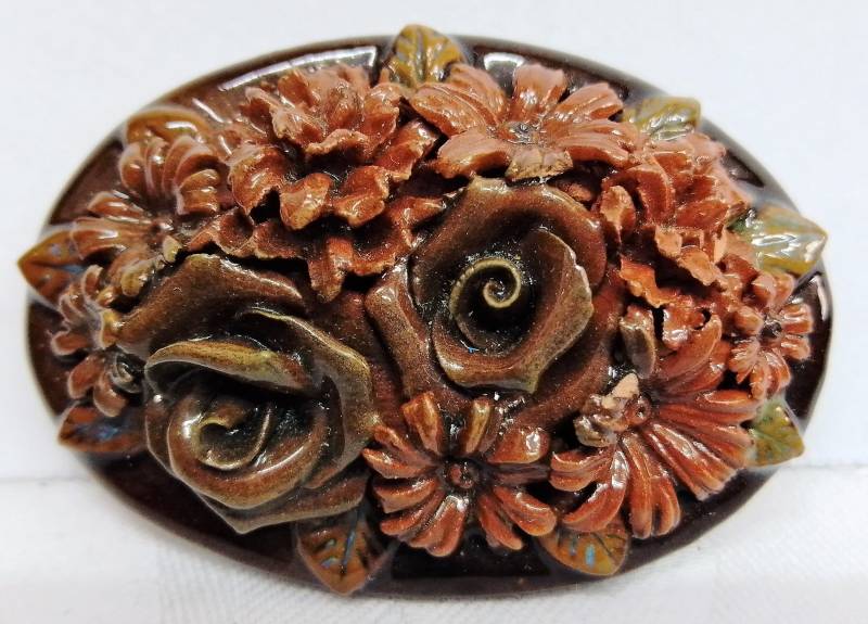 Wunderschöne Vintage Keramik Porzellan Brosche Rosen, Eimer Rosen Wunderschöne Vintage Keramik Porzellan Brosche Rosen, Eimer Rosen von LenkaChrta