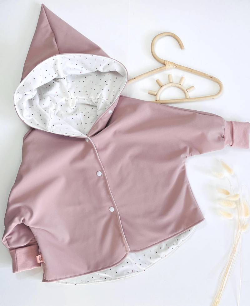 Softshell Cape Jacke Übergangsjacke Mitwachsjacke Baby Kleinkind Mädchenjacke Pastellrosa Pünktchen Kleinkinder Wunschgröße von Lenohandmade