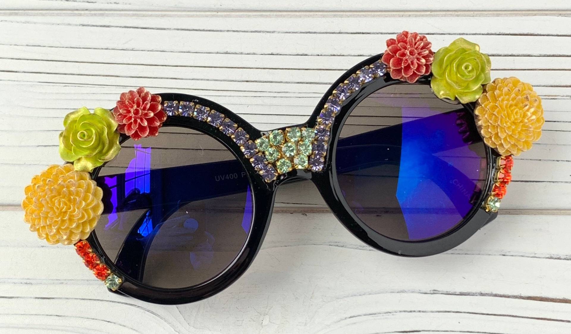 Lenora Dame Florence Sunnies Verschönerte Sonnenbrille Lenora Dame Florence Sunnies Verschönerte Sonnenbrille von LenoraDameStudio