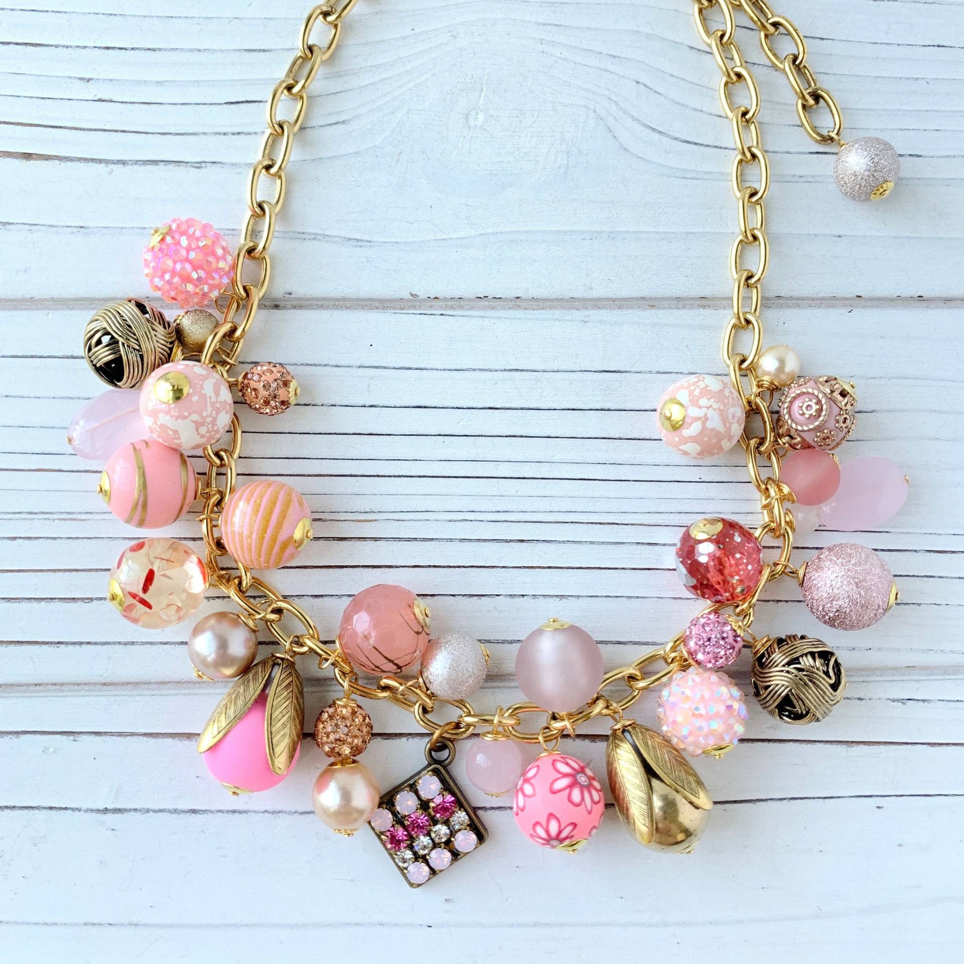 Lenora Dame Pfingstrose Rosa Charm Halskette Lenora Dame Pfingstrose Rosa Charm Halskette von LenoraDameStudio