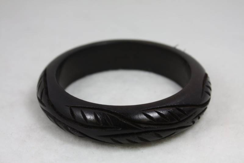 Gravierte Holzarmreife Mit Blattmuster, 5 Stück von LenoraDameStudio