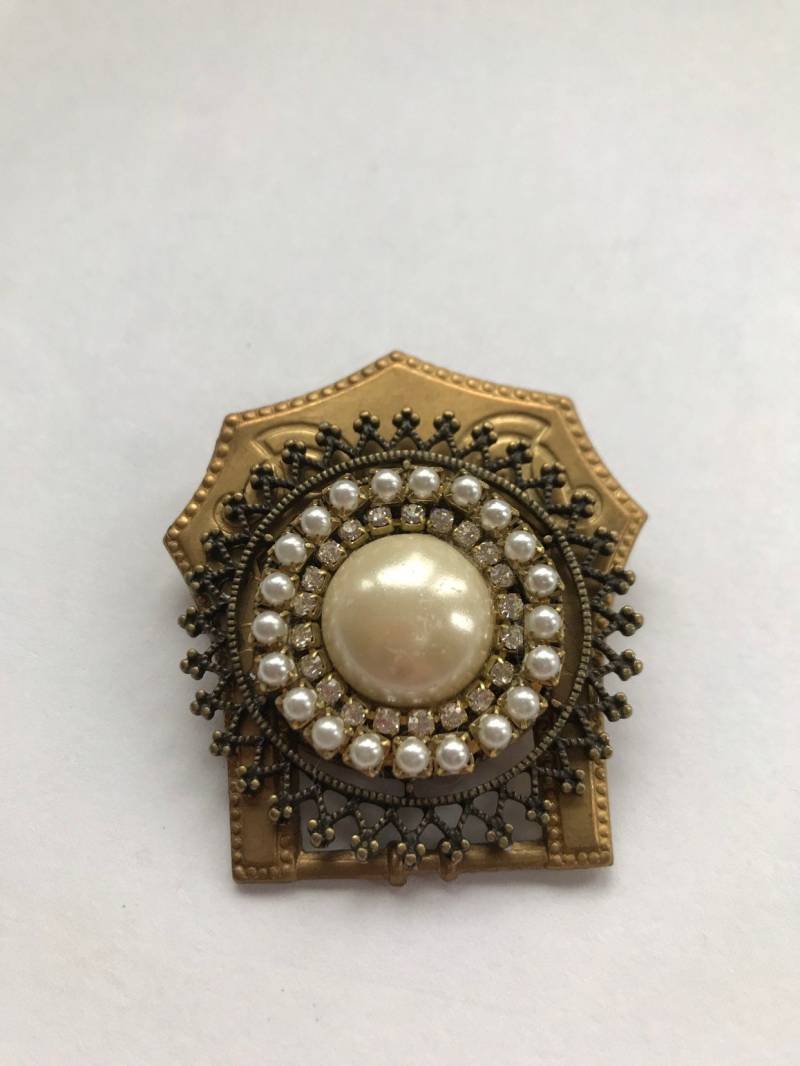 Lenora Dame Vintage Schnalle Brosche Lenora Dame Vintage Schnalle Brosche von LenoraDameStudio