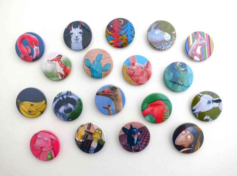 Kunzt Am Kragen - 10 Aus 18, Buttons, Anstecker, Pin, Frosch Button, Pins, Froschbutton, Froschkönig, Brosche Kunzt Am Kragen - 10 Aus 18, Buttons, Anstecker, Pin, Frosch Button, Pins, Froschbutton, Froschkönig, Brosche von Lenzkunzt