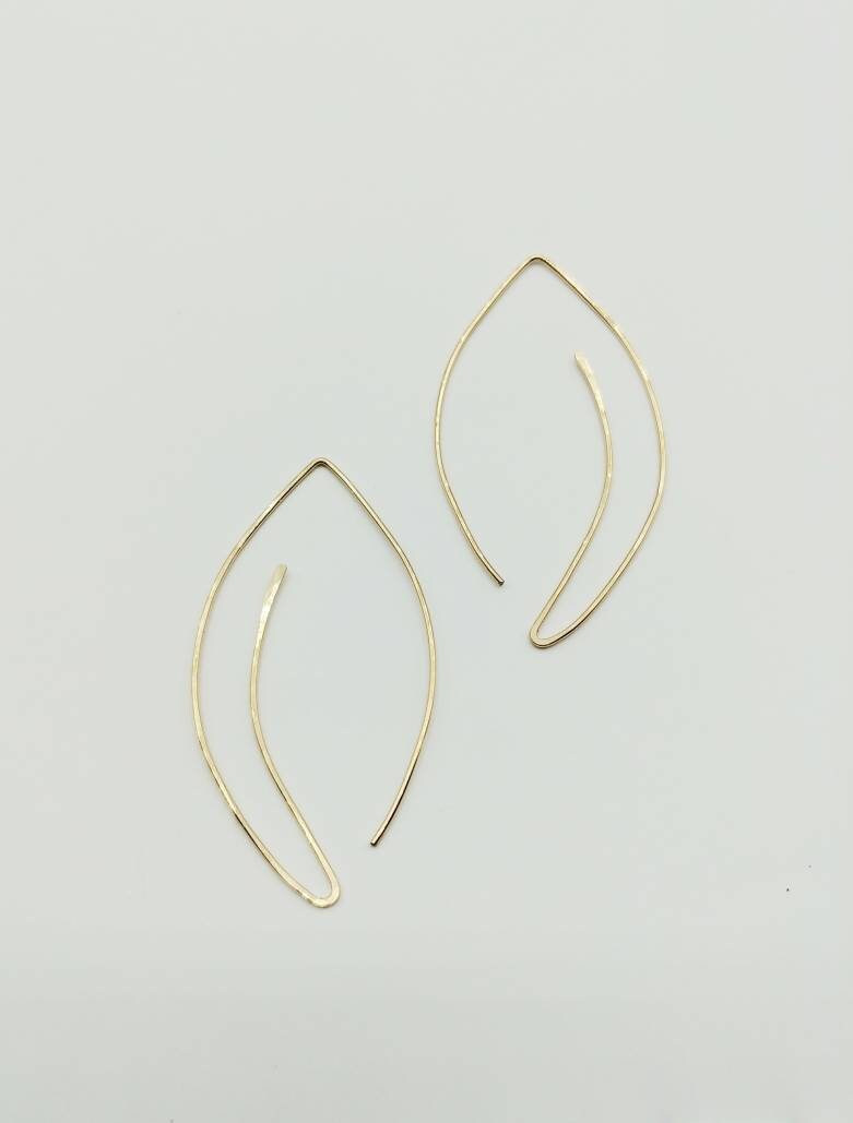 Durchziehohrringe, Hoop Ohrringe, Einfädler Blatt 14 K Gold Filled, Sterling Silber, Gehämmert, in Stille Ohrringe Durchziehohrringe, Hoop Ohrringe, Einfädler Blatt 14 K Gold Filled, Sterling Silber, Gehämmert, in Stille Ohrringe von LeoEleven