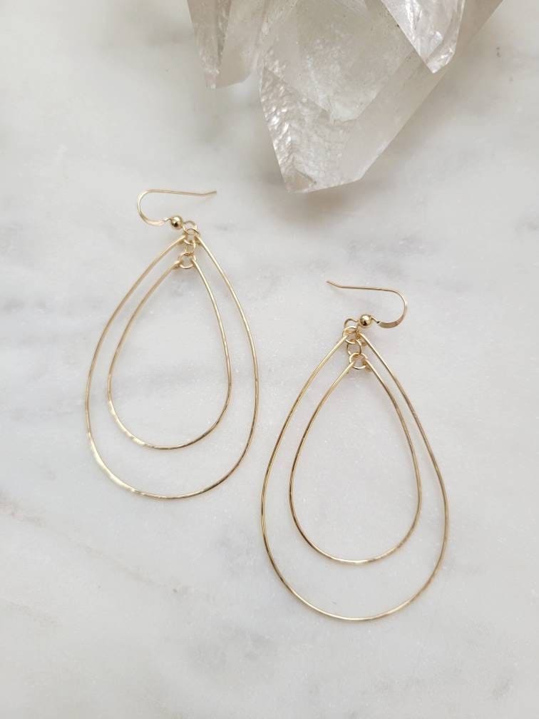 Große Gold Filled Hoop Ohrringe, Doppel Creolen, Gehämmerte Ohrringe Große Gold Filled Hoop Ohrringe, Doppel Creolen, Gehämmerte Ohrringe von LeoEleven