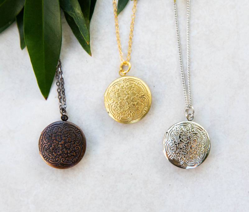 Kleine Medaillon Runde Floral Geprägte Foto Halskette, Silber Kupfer Gold Kurz, Bild, Andenken Erinnerungsgeschenk Kleine Medaillon Runde Floral Geprägte Foto Halskette, Silber Kupfer Gold Kurz, Bild, Andenken Erinnerungsgeschenk von LeoandLovey