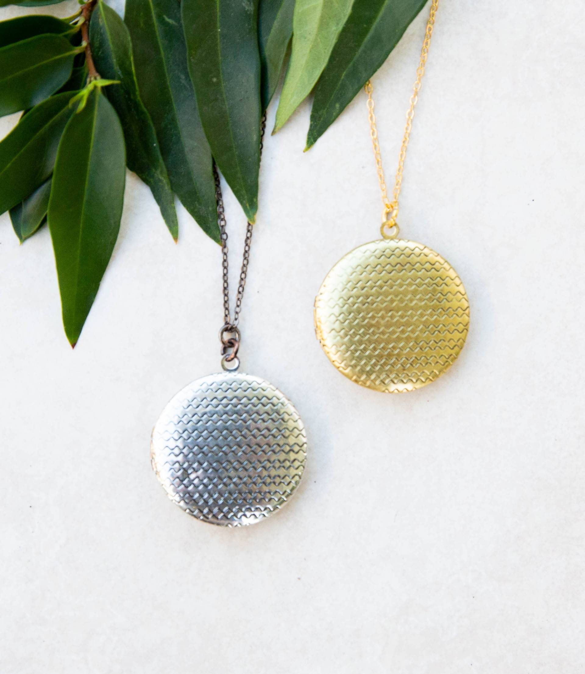 Moderne Große Medaillon Halskette Foto Anhänger Antike Silber Oder Gold Andenken Schmuck Persönliches Geschenk Für Mutter von LeoandLovey