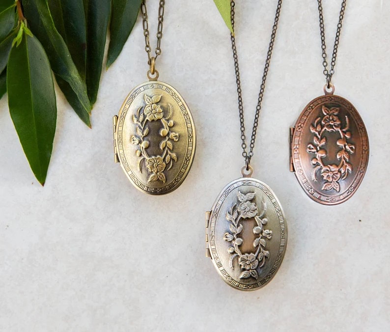 Oval Medaillon Halskette, Blumen Foto Anhänger, 26 X 37 Mm, Memory Medaillon, Haustier Verlust Geschenk, Antikes Silber Oder Messing, Halskette von LeoandLovey