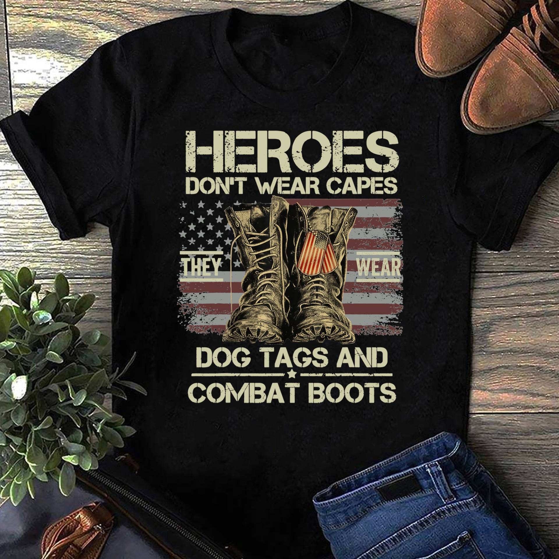Helden Tragen Keine Capes, Sie Hundeanhänger & Kampfstiefel T-Shirt- Geschenk Für Hundeliebhaber - Lustiger Hund Muttertag von LeonaTee
