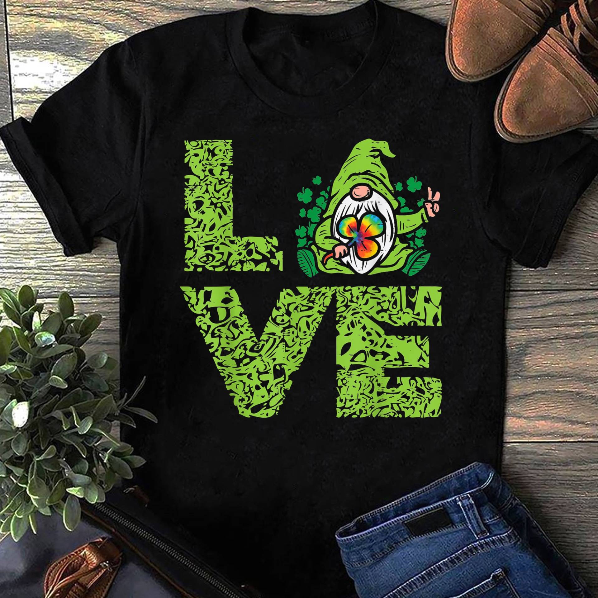 Love Irish Gnome Tie Dye Shamrock St Patrick Day Hippie Geschenk T-Shirt - Es Shirt, T-Shirt, Tshirt von LeonaTee