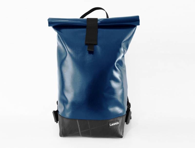 Upcycling Rucksack Aus Lkw-Plane Dunkelblau in 3 Größen von Leonca
