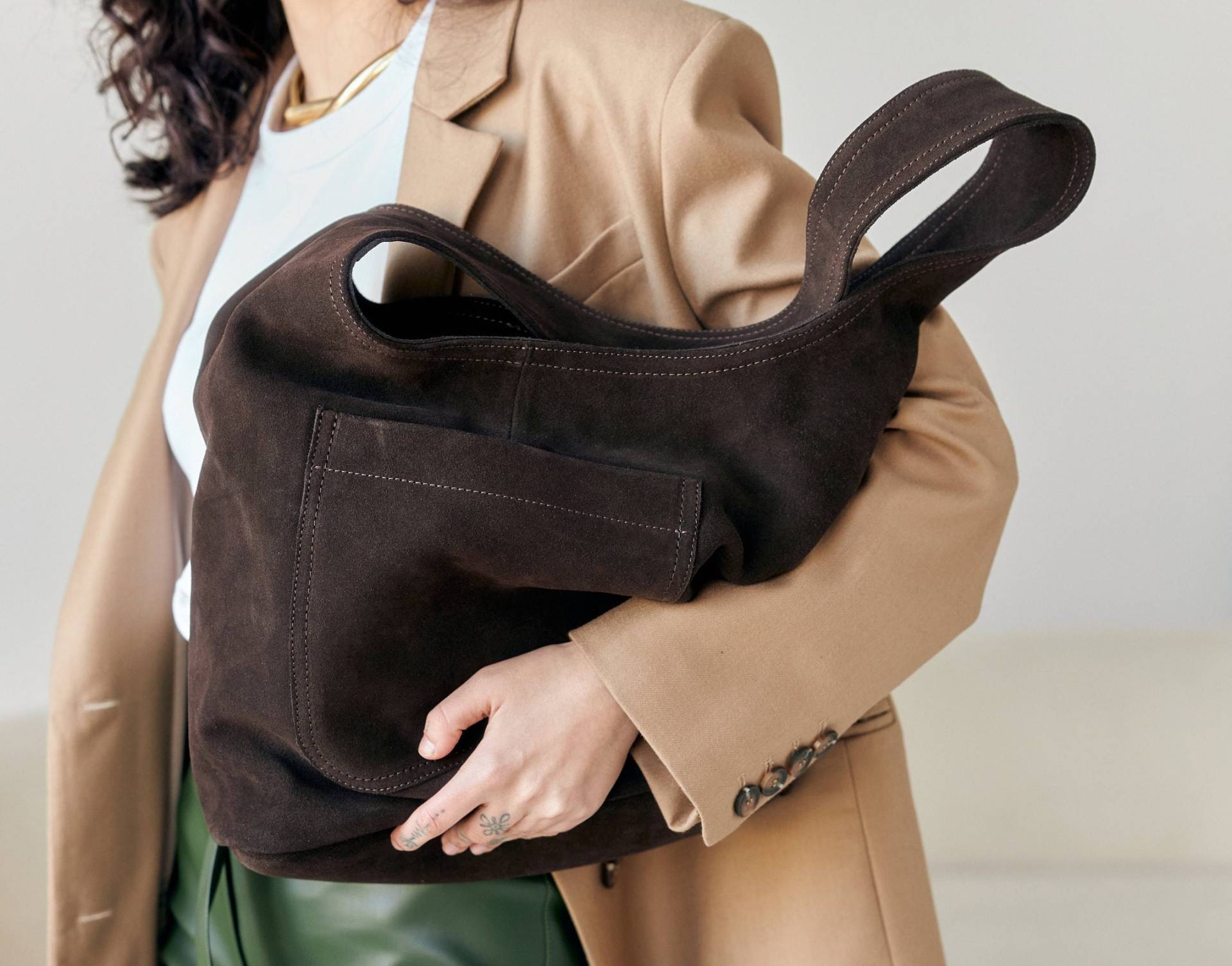Braune Wildleder Hobo Bag - Perfekt Für Das Everyday Essentials Braune Wildleder Hobo Bag - Perfekt Für Das Everyday Essentials von Leonchenko