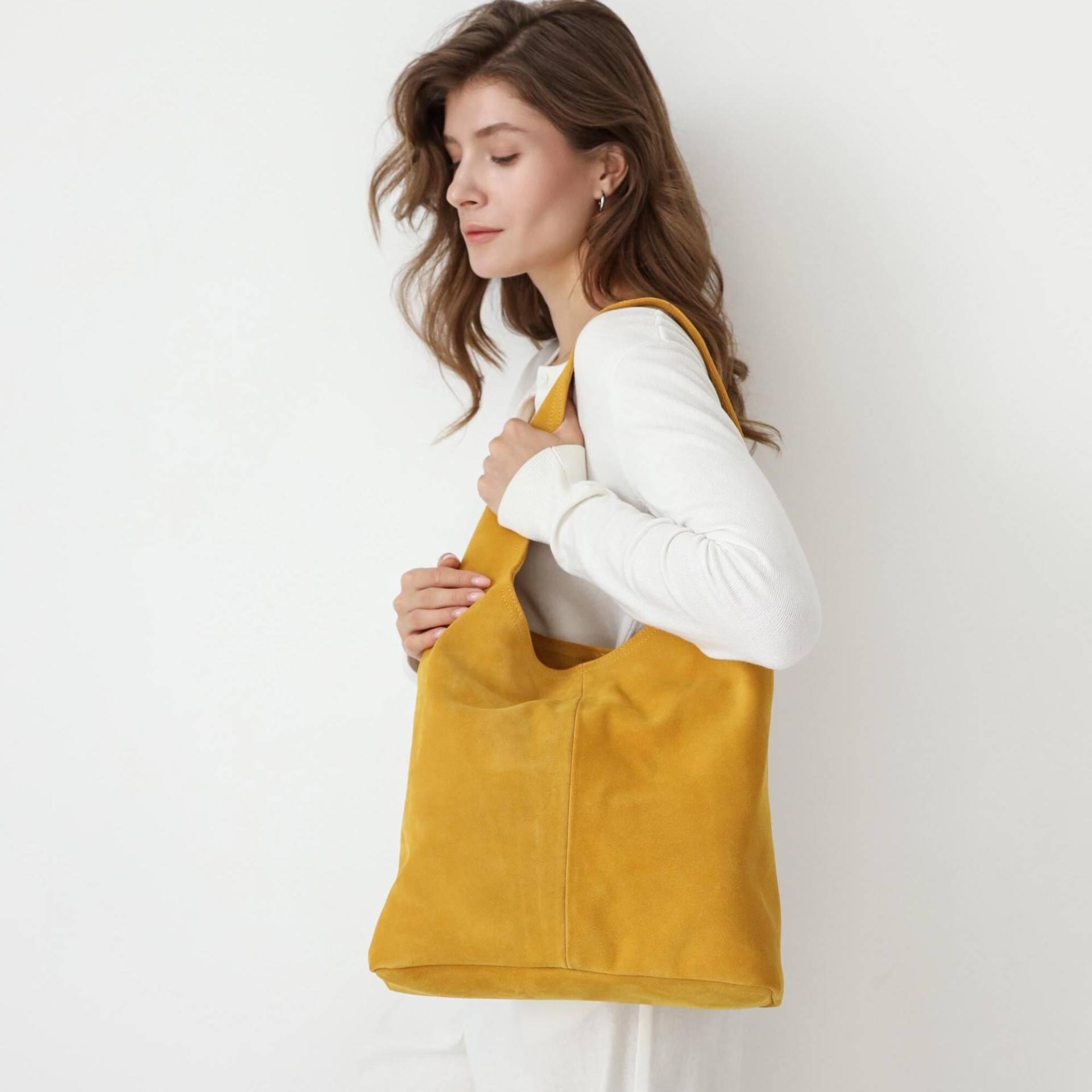 stilvoller Wildleder Shopper, Die Perfekte Tragetasche Für Frauen - Handgefertigte Gelbe Tasche von Leonchenko