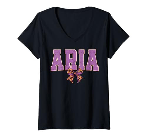 Damen Aria Leopard Bow Trendy Name Design für Frauen und Mädchen T-Shirt mit V-Ausschnitt Damen Aria Leopard Bow Trendy Name Design für Frauen und Mädchen T-Shirt mit V-Ausschnitt von Leopard Bow Custom Girls nennt Geburtstag cooles T