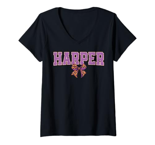 Damen Harper Leopard Bow Trendy Name Design für Frauen und Mädchen T-Shirt mit V-Ausschnitt Damen Harper Leopard Bow Trendy Name Design für Frauen und Mädchen T-Shirt mit V-Ausschnitt von Leopard Bow Custom Girls nennt Geburtstag cooles T