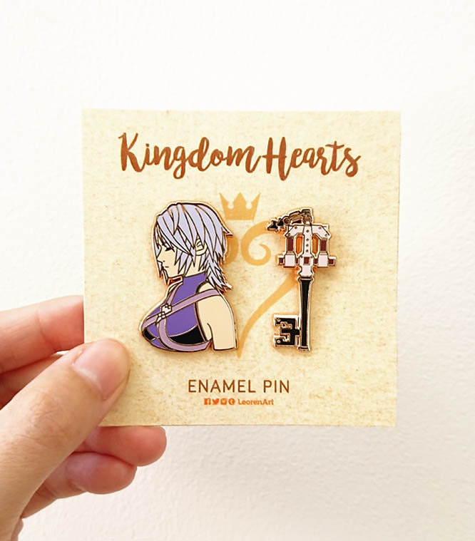 Kingdom Hearts - Aqua + Schlüsselschwert Hard Enamel Pin von LeorenArts