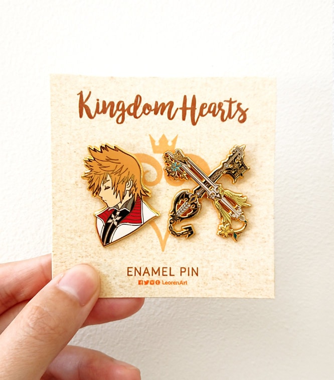 Kingdom Hearts - Roxas + Keyblade Hartemaille Pin von LeorenArts