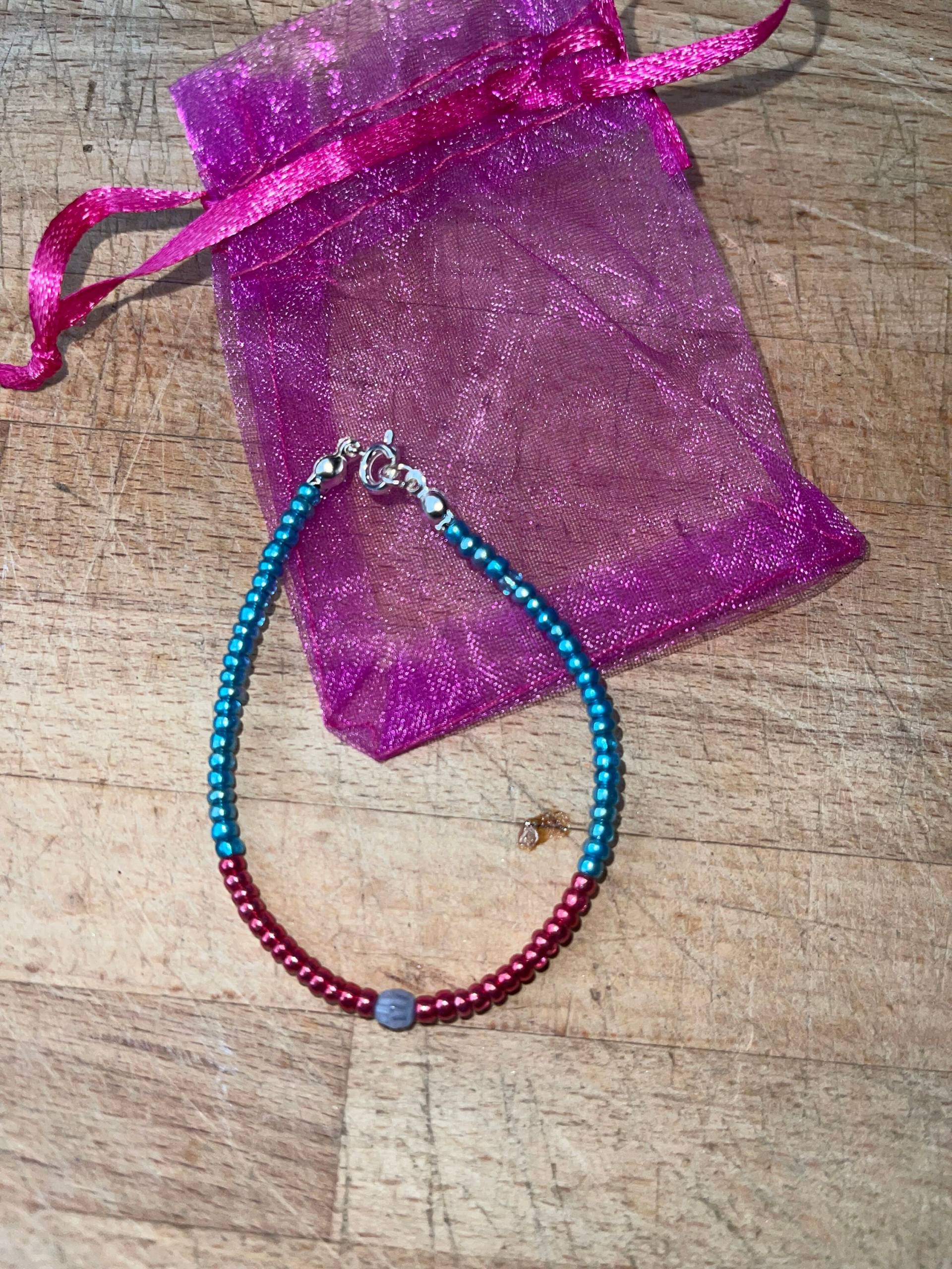 Perlenarmband Für Kinder Perlenarmband Für Kinder von LeosCreativeStore