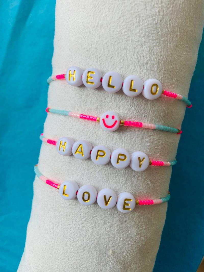 Armband | Perlenarmband Smilie Neon Love Happy Hello Makramee Summer von LeoundLou