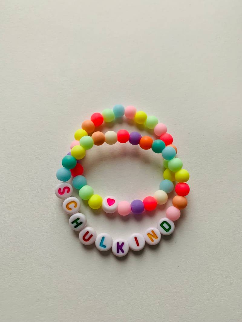 Schulkind | Armband Set Perlenarmband Schultüte Einschulung Geschenk Junge Mädchen Bunt Mutmacher Kinderarmband von LeoundLou