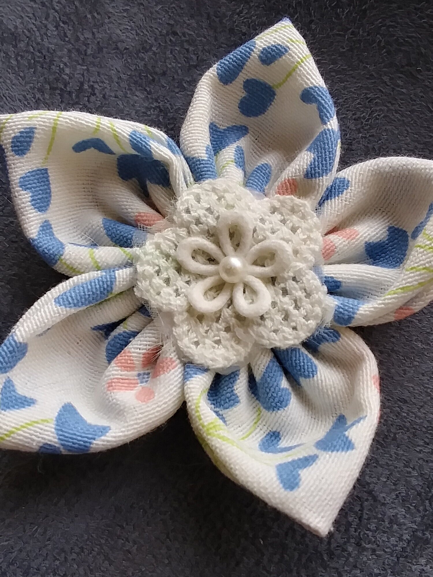 stoffblumen in Verschiedenen Farben Zum Aufhängen Oder Kleben. Dekoration Frühling von LeporelloVonKathrin