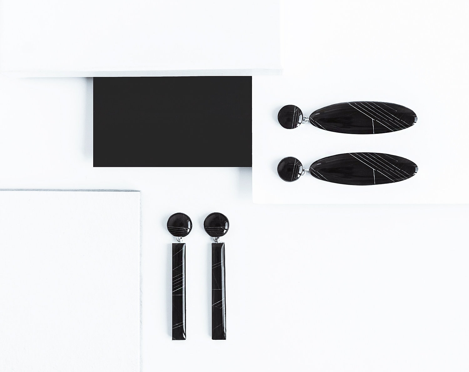 Doppeltropfen Ohrringe Chirurgenstahl Schwarz Oval Doppeltropfen Ohrringe Chirurgenstahl Schwarz Oval von Lepun