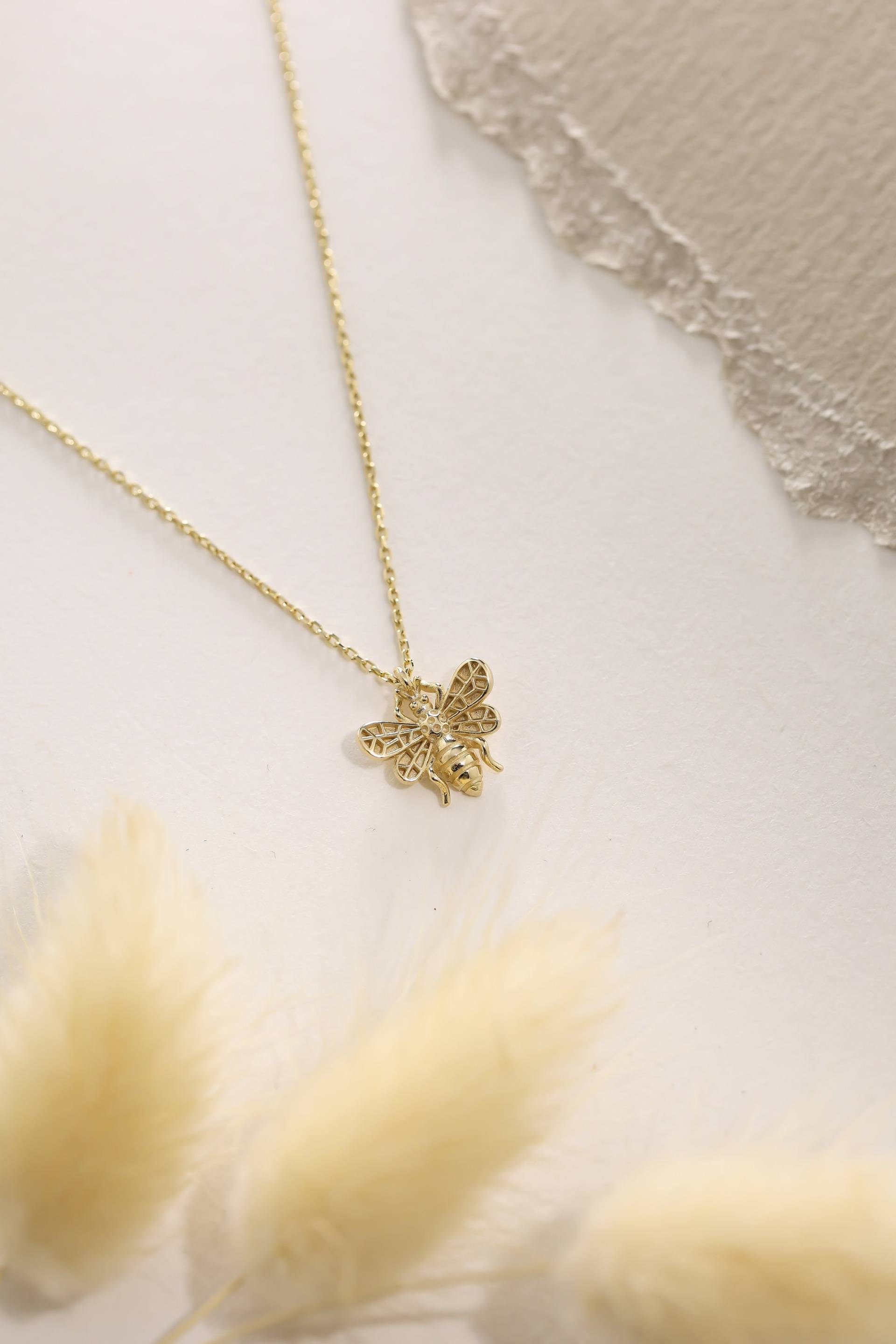 Minimalist Gold Biene Halskette Für Frauen, Zierliche Halskette, Tier Hummel Anhänger, Valentinstag Geschenk von LercuJewels
