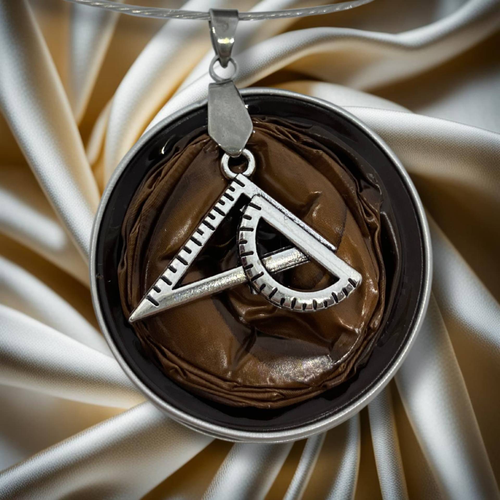 Upcycling Schmuck Kettenanhänger Und Schlüsselanhänger Aus Nespressokapseln Für Mathematikliebhaber Upcycling Schmuck Kettenanhänger Und Schlüsselanhänger Aus Nespressokapseln Für Mathematikliebhaber von LernfitnessShop