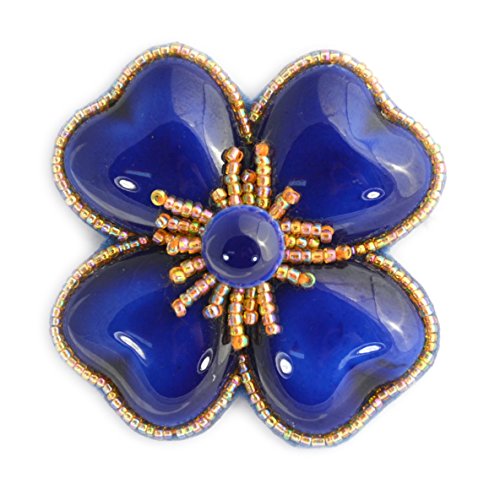 Brosche, Blume, großes Kleeblatt, Nachtblau, aus Porzellan und Glasperlen, Modeschmuck Brosche, Blume, großes Kleeblatt, Nachtblau, aus Porzellan und Glasperlen, Modeschmuck von Les bijoux de porcelaine