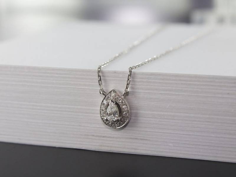 Halskette Mit Birnenmuster Halskette Mit Birnenmuster von Les3ors