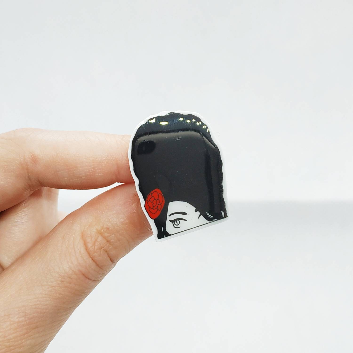 Amy Winehouse Schrumpfplastik-Anstecker Amy Winehouse Schrumpfplastik-Anstecker von LesBichettesByMarie