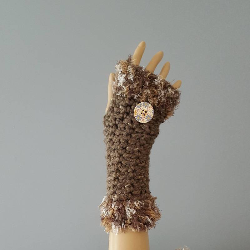 Fingerlose Handschuhe Kunstfell Pulswärmer Handgemachte Gehäkelte Fingerlose Für Sie Geschenkidee Frauen Teenager von LesCreationsManon