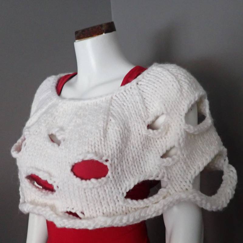 Handgefertigter Cape-Schulterbezug Aus Gestricktem Alpaka-Holzkohle Für Frauen, Geschenk Sie, Schulterbezug-Accessoire 9009 von LesCreationsManon