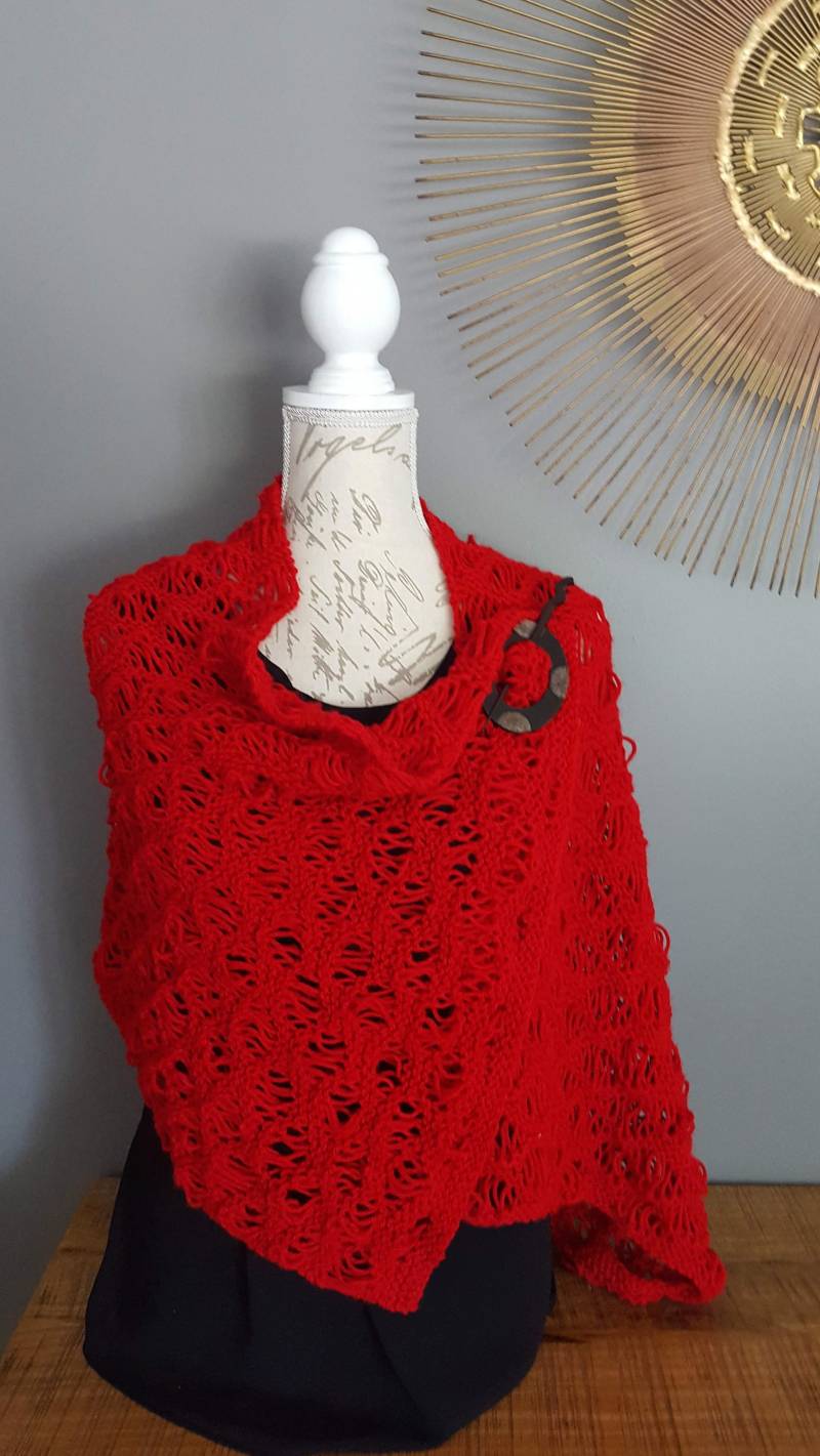 Handgemachter Schal, Indoor-Schal Für Frauen, Geschenk Sie, Handgemachtes Geschenk, Gestrickter Roter Schulterüberzug Sie von LesCreationsManon