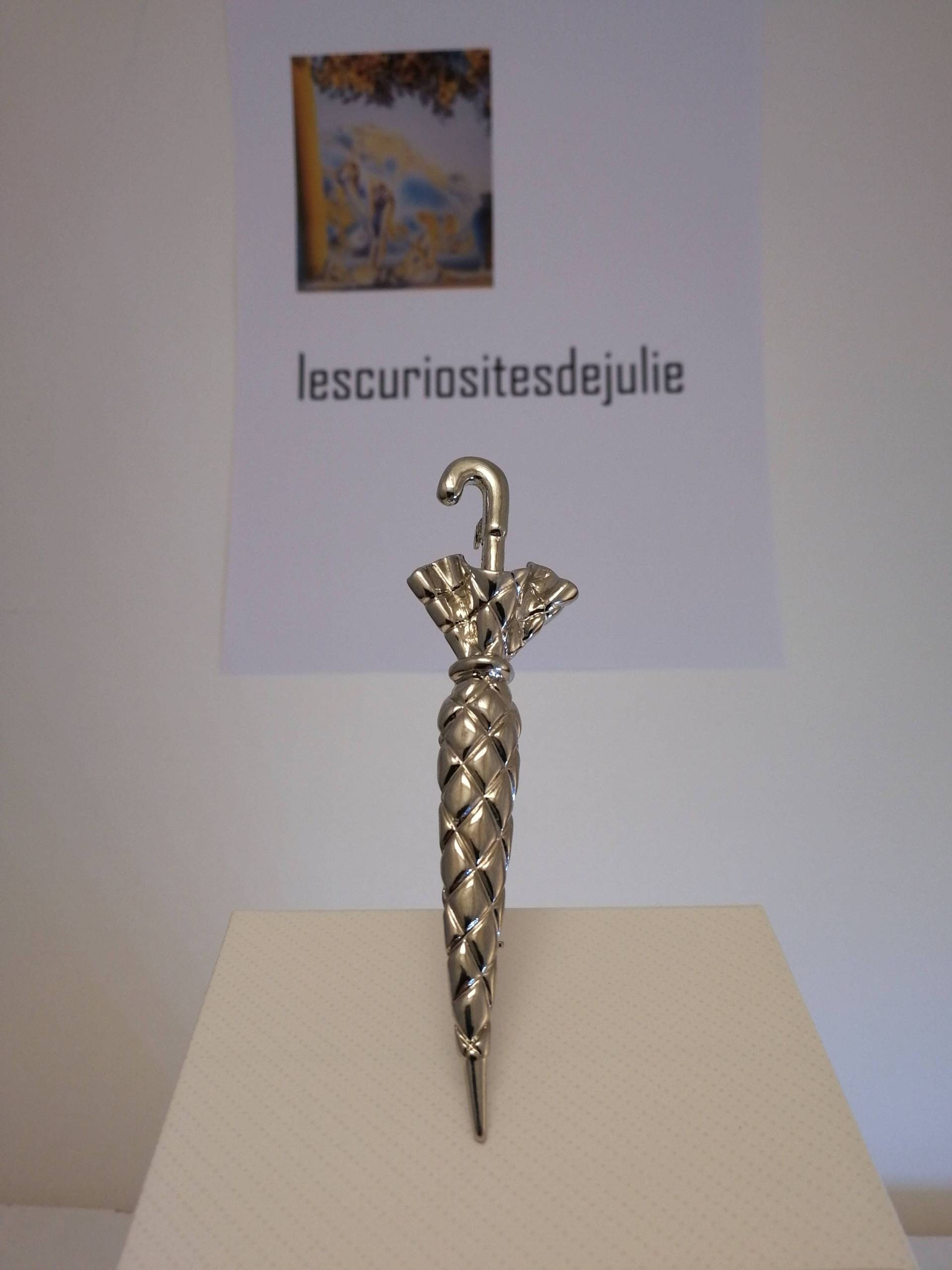 Metallbrosche/Regenschirmform Vintage von LesCuriositesDeJulie