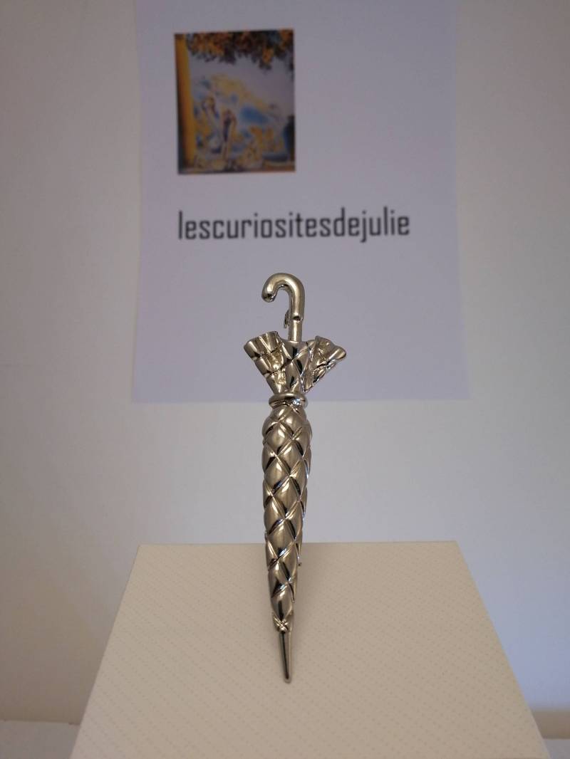 Metallbrosche/Regenschirmform Vintage von LesCuriositesDeJulie