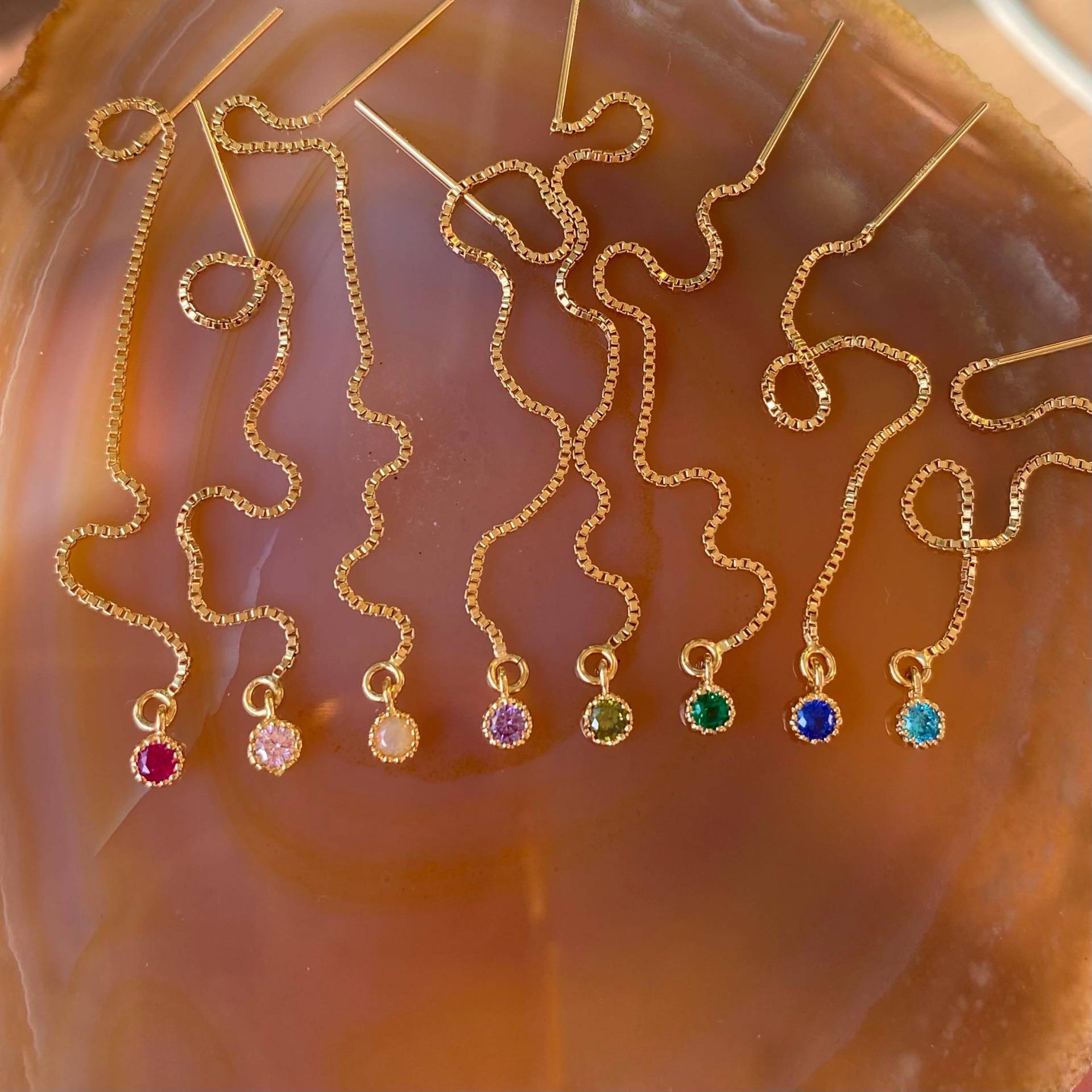 Threader-Ohrringe - 14 Karat Gold Gefüllte Ketten-Threader Mit Cz-Anhänger Threader-Ohrringe - 14 Karat Gold Gefüllte Ketten-Threader Mit Cz-Anhänger von LesDeuxjewelry