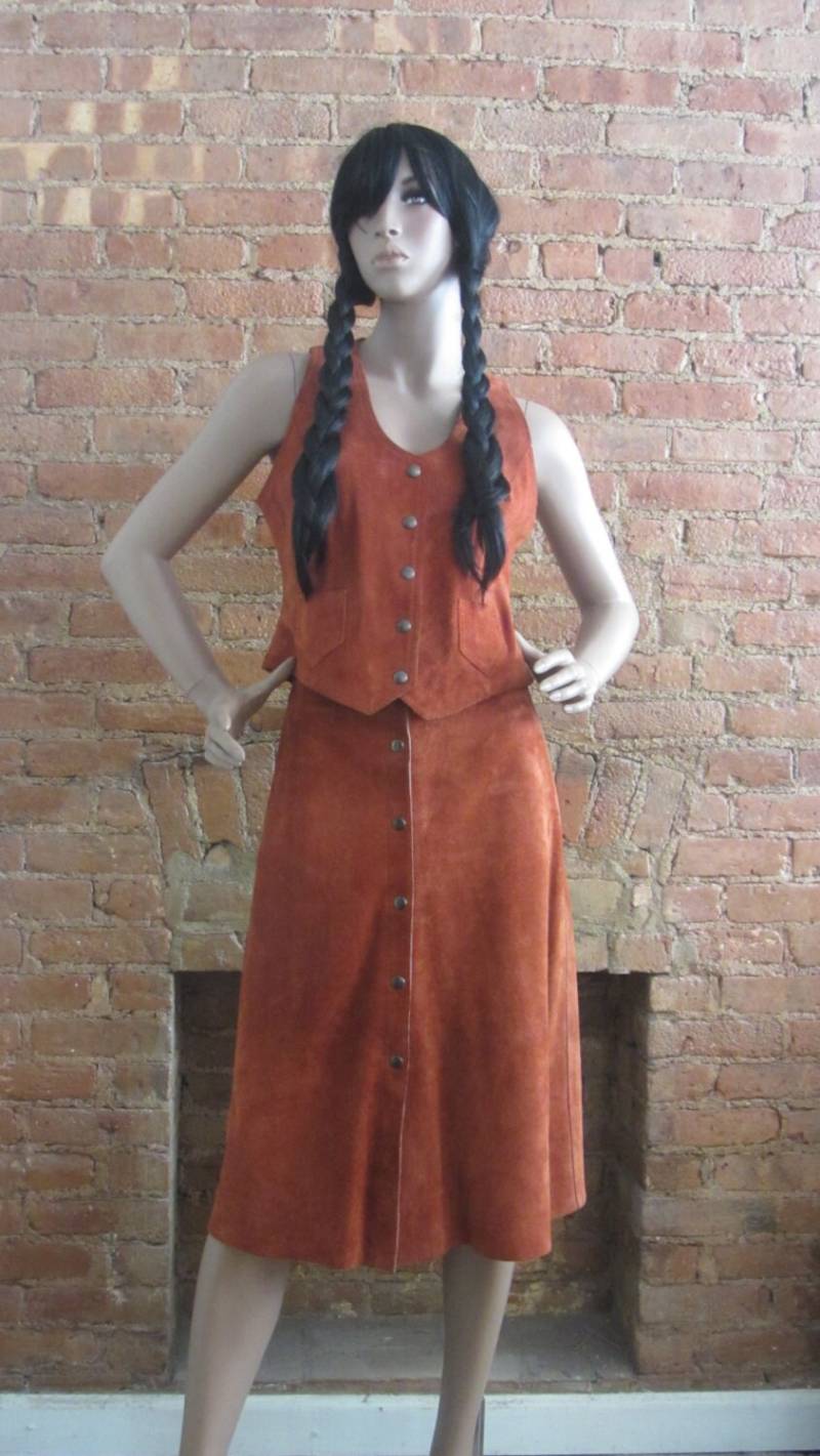 1970Er Jahre Rostbraunes Veloursleder Weste & Rock Set | 70Er Boho Hippie Lurlenne von LesFemmesVintageNYC