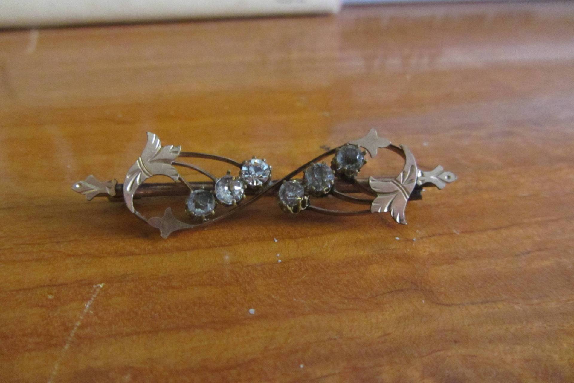 Antike Gold Und Strass Brosche von LesFemmesVintageNYC