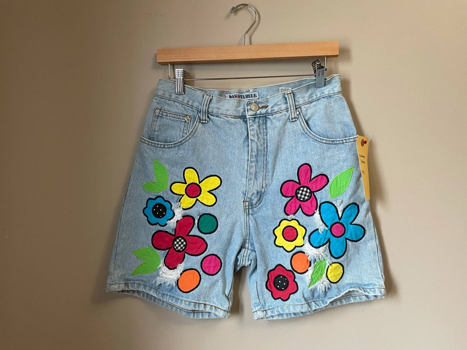 Vintage Flower Power Jeans Shorts | 80Er 90Er Patchwork von LesFemmesVintageNYC