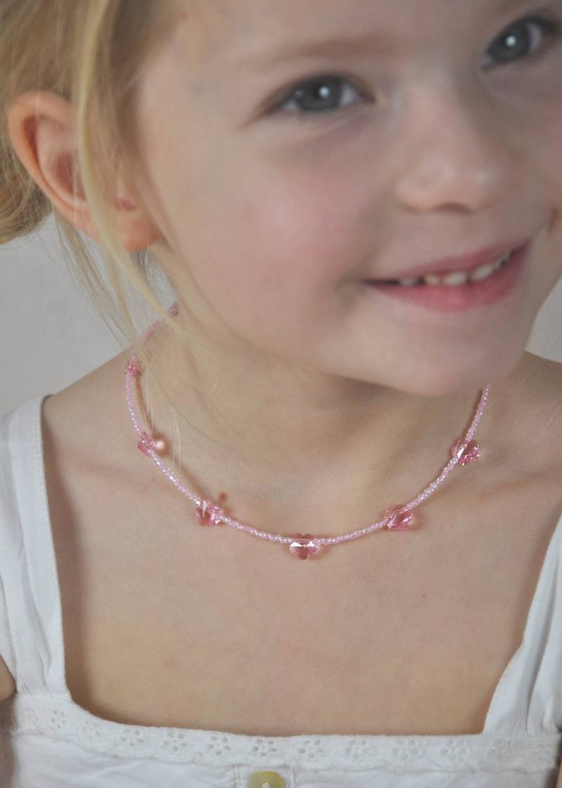 Halskette Für Kleine Mädchen "Little Flowers" in Facettierten Steinperlen Und Blumen Aus Swarovski Kristall von LesPetitesPrincesses